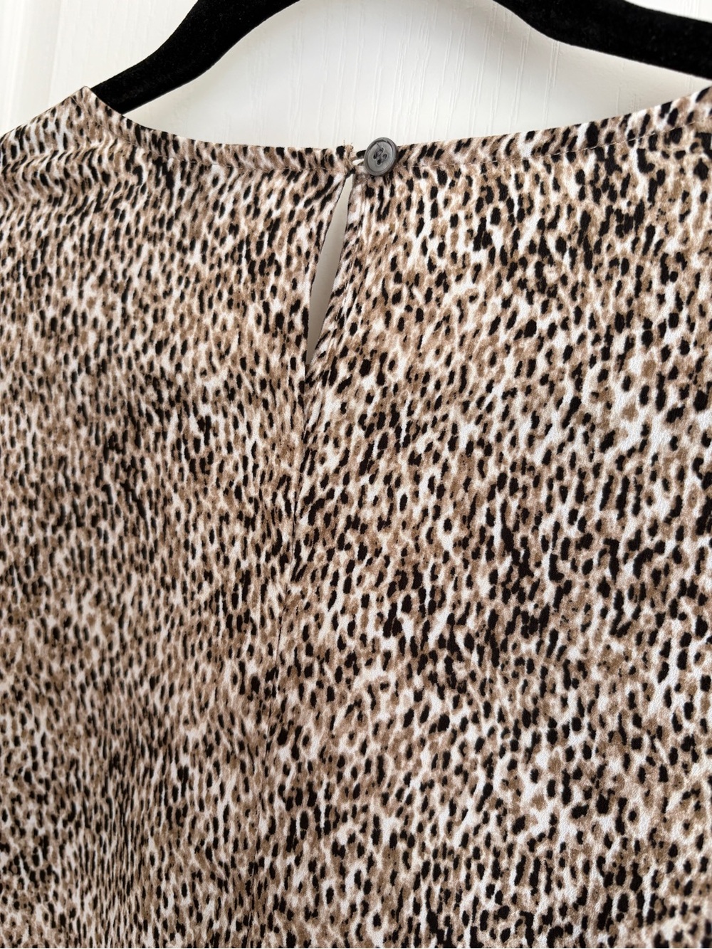 Talbots Animal Print Short Sleeve Boxy Top-Black/Brown Size 8 - Picture 3 of 7